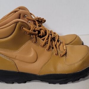 Nike Manoa LTR Boots Size 5y